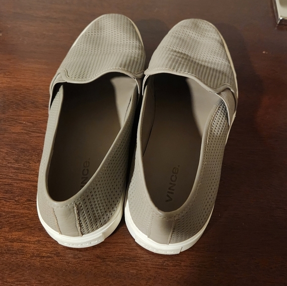 Vince‎ Blair Perforated Leather Slip-On Sneakers – Size 9 - Picture 8 of 12